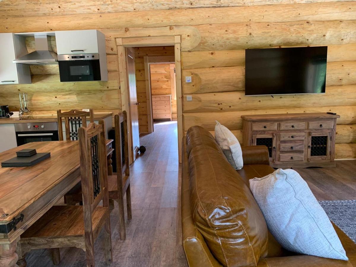 Ewes Water Log Cabins Langholm Εξωτερικό φωτογραφία