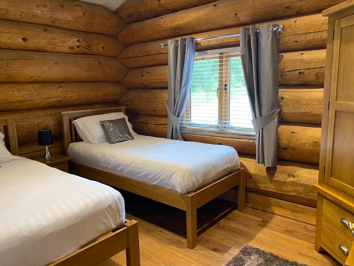 Ewes Water Log Cabins Langholm Εξωτερικό φωτογραφία