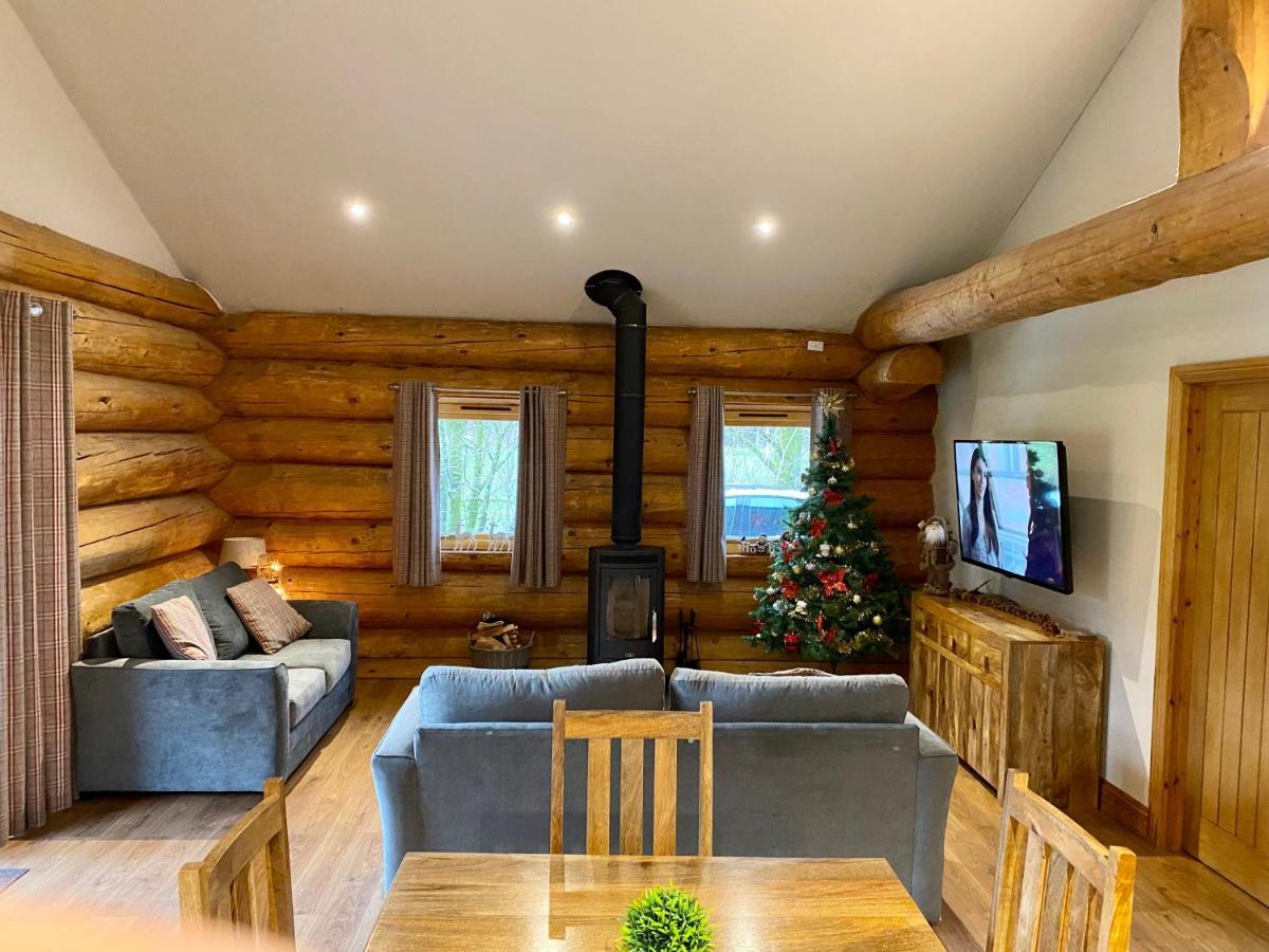 Ewes Water Log Cabins Langholm Εξωτερικό φωτογραφία