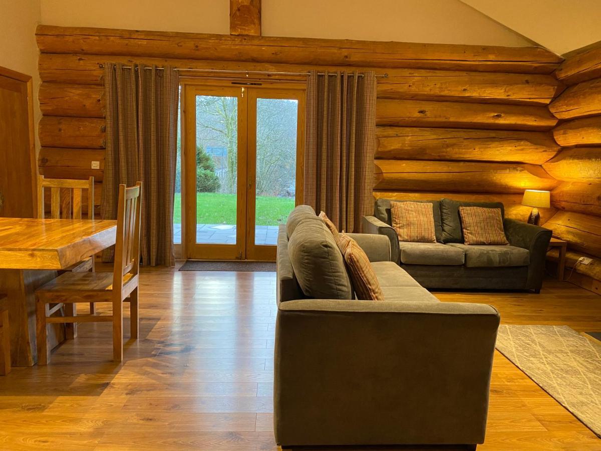 Ewes Water Log Cabins Langholm Εξωτερικό φωτογραφία