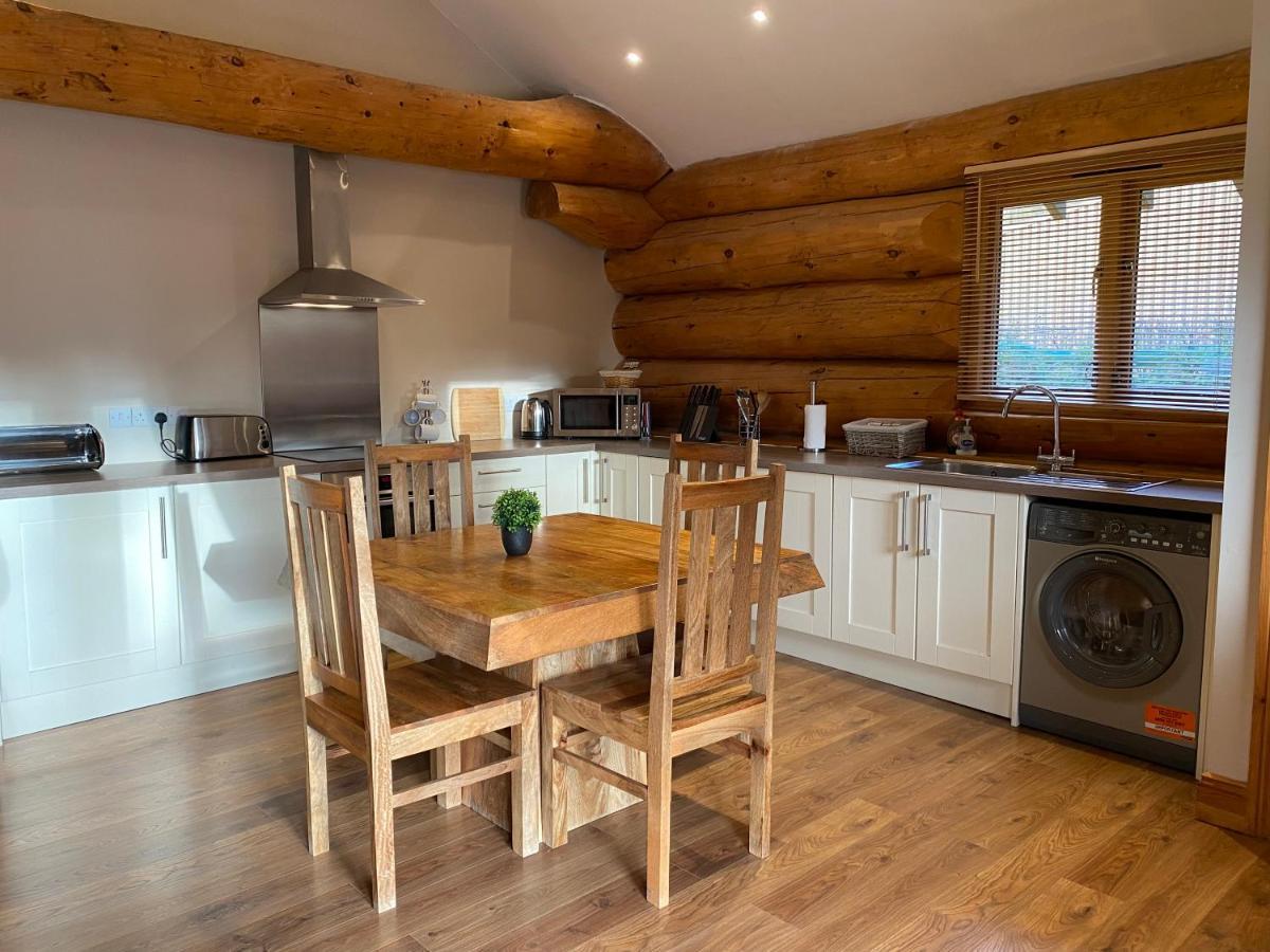 Ewes Water Log Cabins Langholm Εξωτερικό φωτογραφία