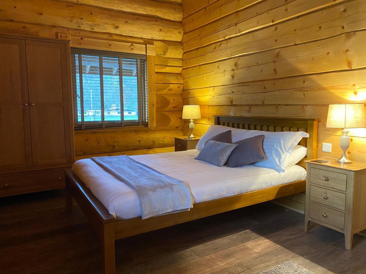 Ewes Water Log Cabins Langholm Εξωτερικό φωτογραφία