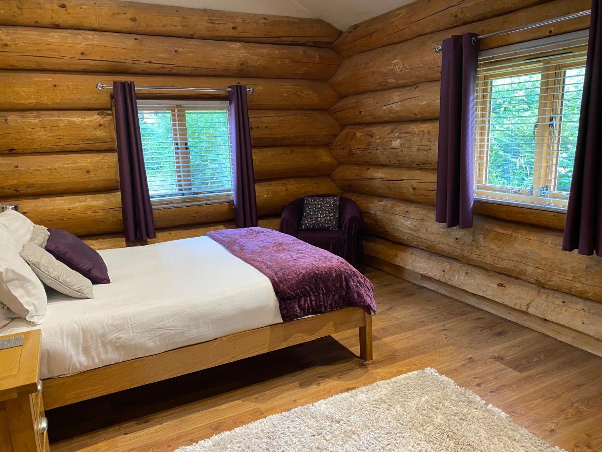 Ewes Water Log Cabins Langholm Εξωτερικό φωτογραφία